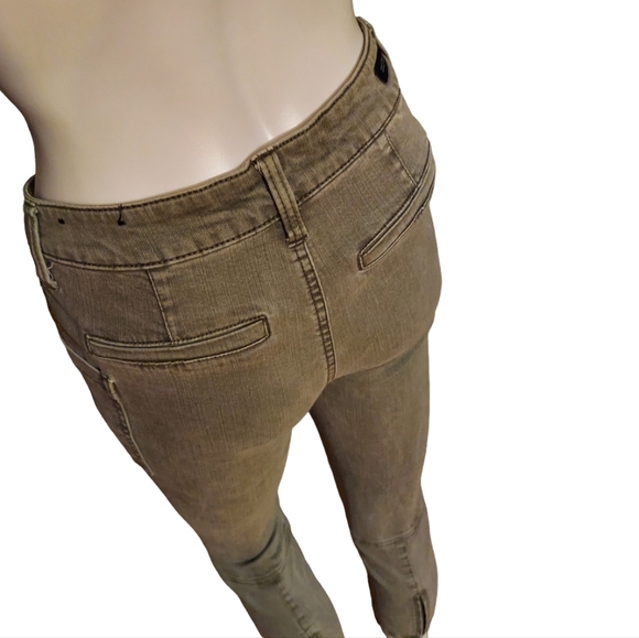Liverpool Kylie Cropped Zip Ankle Cargo Pant In Olive Night - Picture 6 of 16